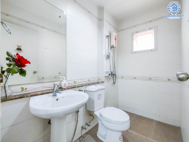 *****บ้านเดี่ยวมือสองย่านนนทบุรี ม.ชวนชื่น แคราย เนื้อที่กว้าง 55.90 ตร.ว. ฟังก์ชัน 3 ห้องนอน 2 ห้องน้ำ ที่จอดรถ 1 คัน บ้านสวยพร้อมอยู่ใจกลางเมืองนนทบุรี บนทำเลแห่งการเดินทาง ใกล้รถไฟฟ้าสายสีม่วง "สถานีแยกนนทบุรี1" และทางด่วน "งามวงศ์วาน"